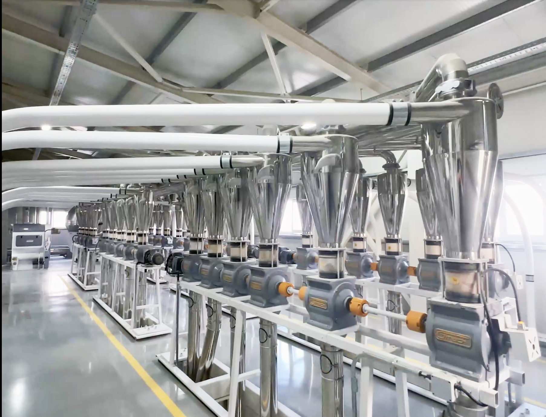  Usbekistans Mehlmühlen-Pionier steigerte seine Kapazität mit der Expertise von Gmach Milling